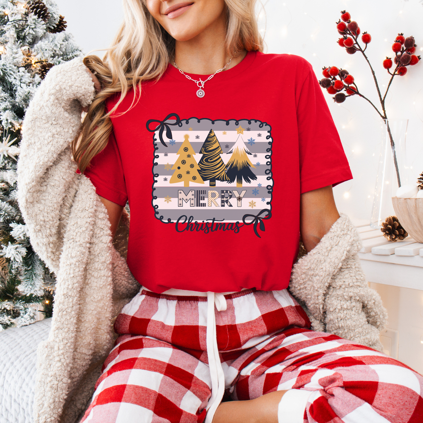 🌟🎁 Golden Merry Christmas 💫  100% Organic Cotton T-Shirt