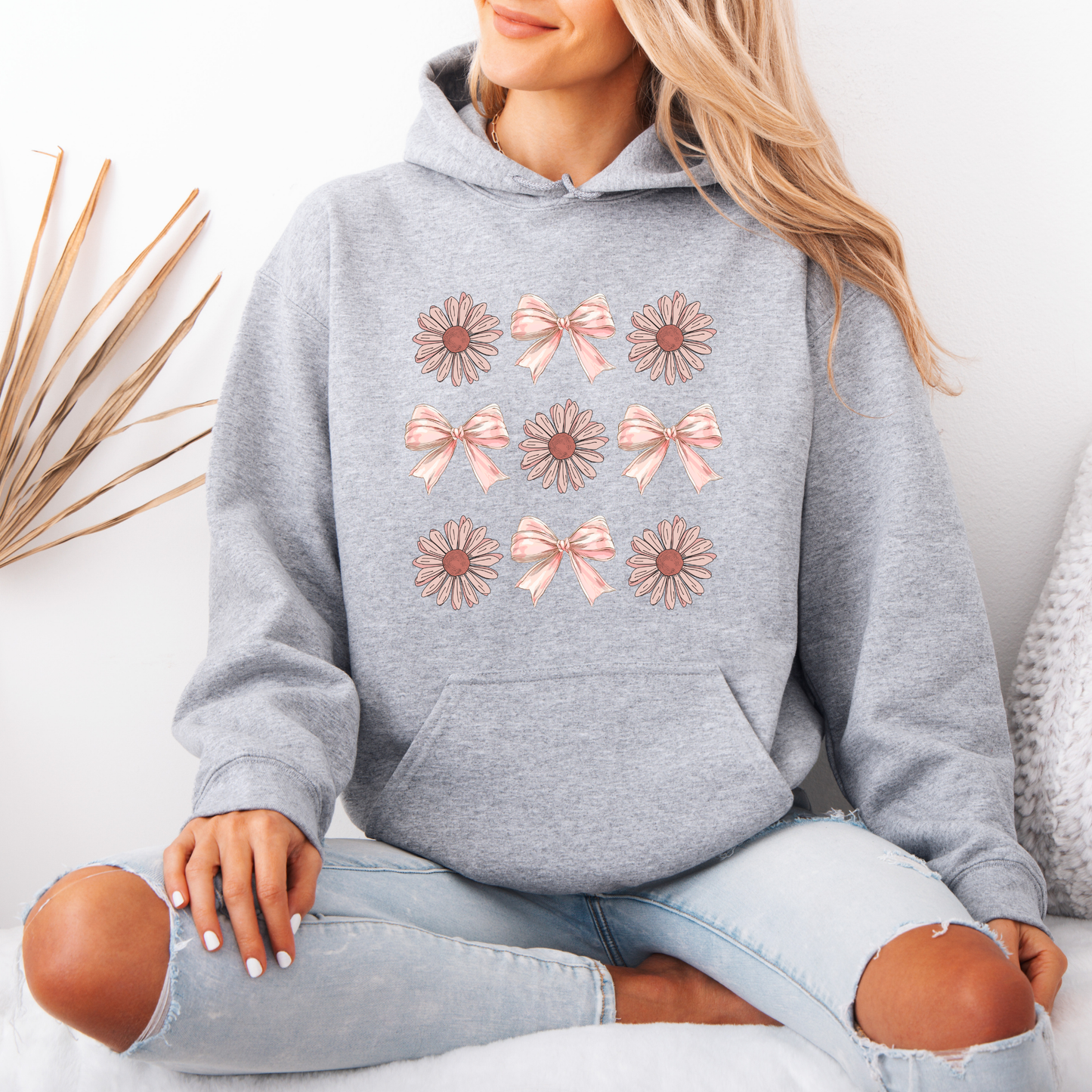 🌸🎀 Daisy & Bows Aesthetic Hoodie – Soft Girl Vibes 🎀🌸