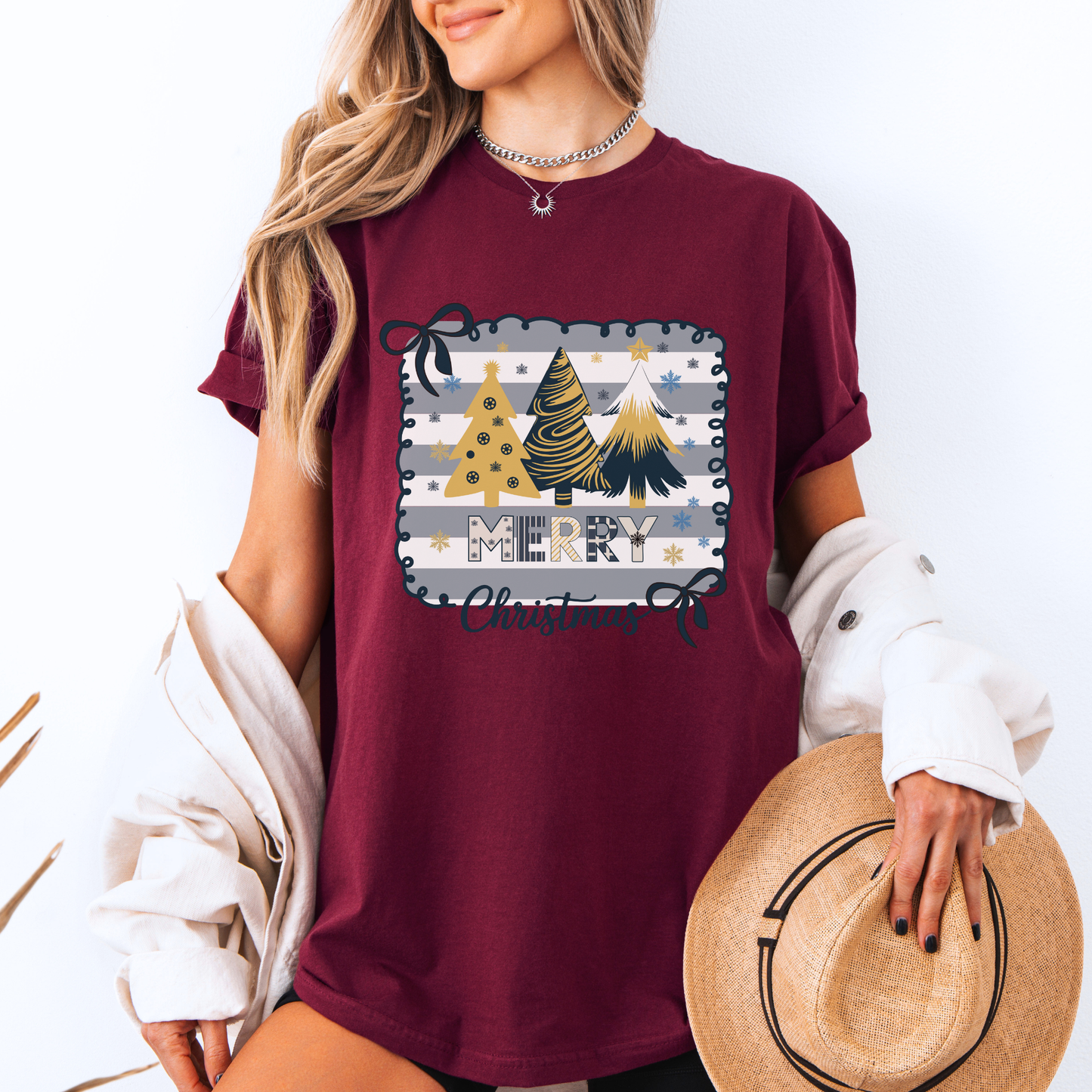 🌟🎁 Golden Merry Christmas 💫  100% Organic Cotton T-Shirt