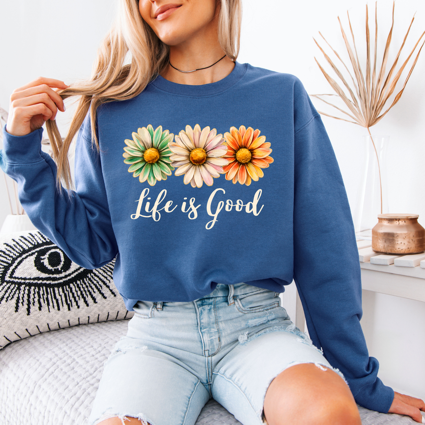 Life Is Good Daisy Sweatshirt 🌼