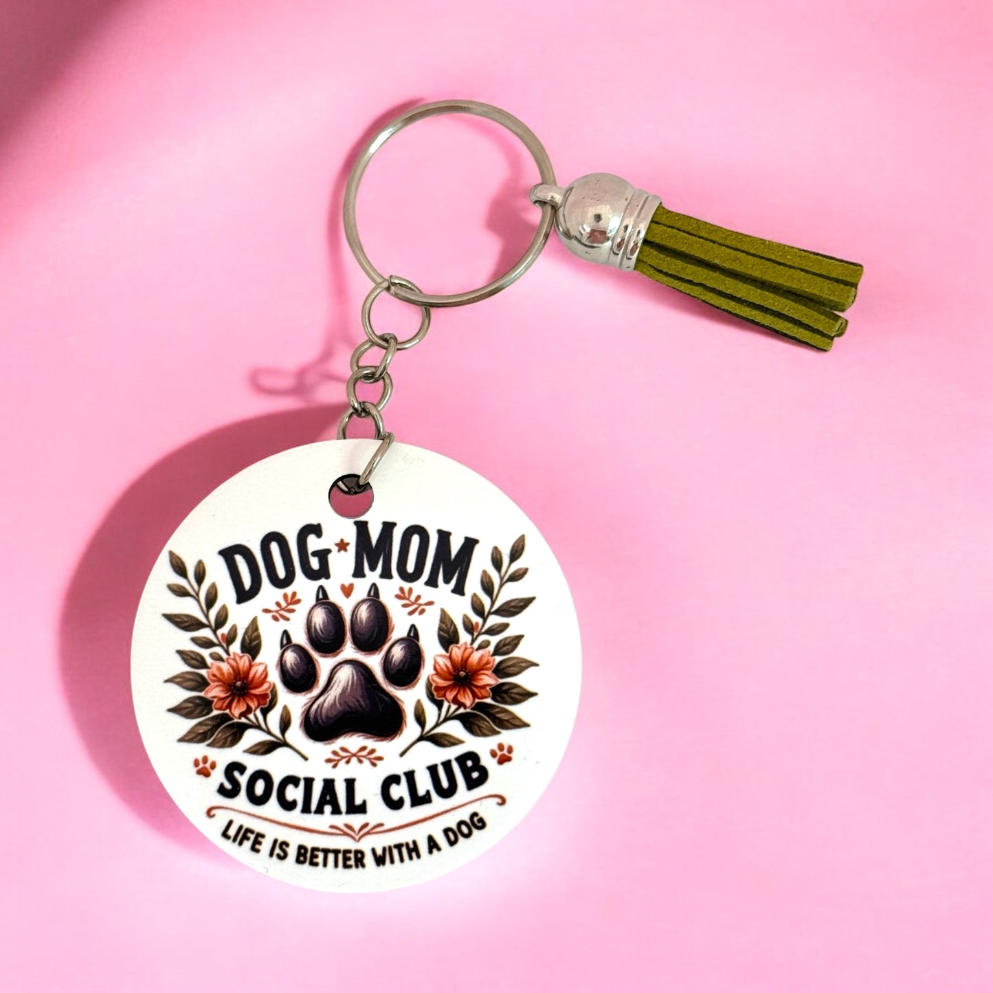 🐾 Dog Mom Social Club Keyring – Life is Better with a Dog! 🐾