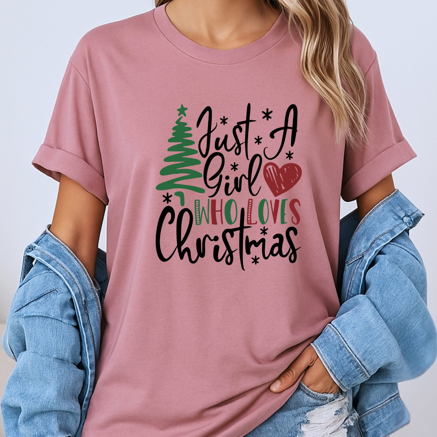 🎄 Just a Girl who loves Christmas 🎀  100% Organic Cotton T-Shirt
