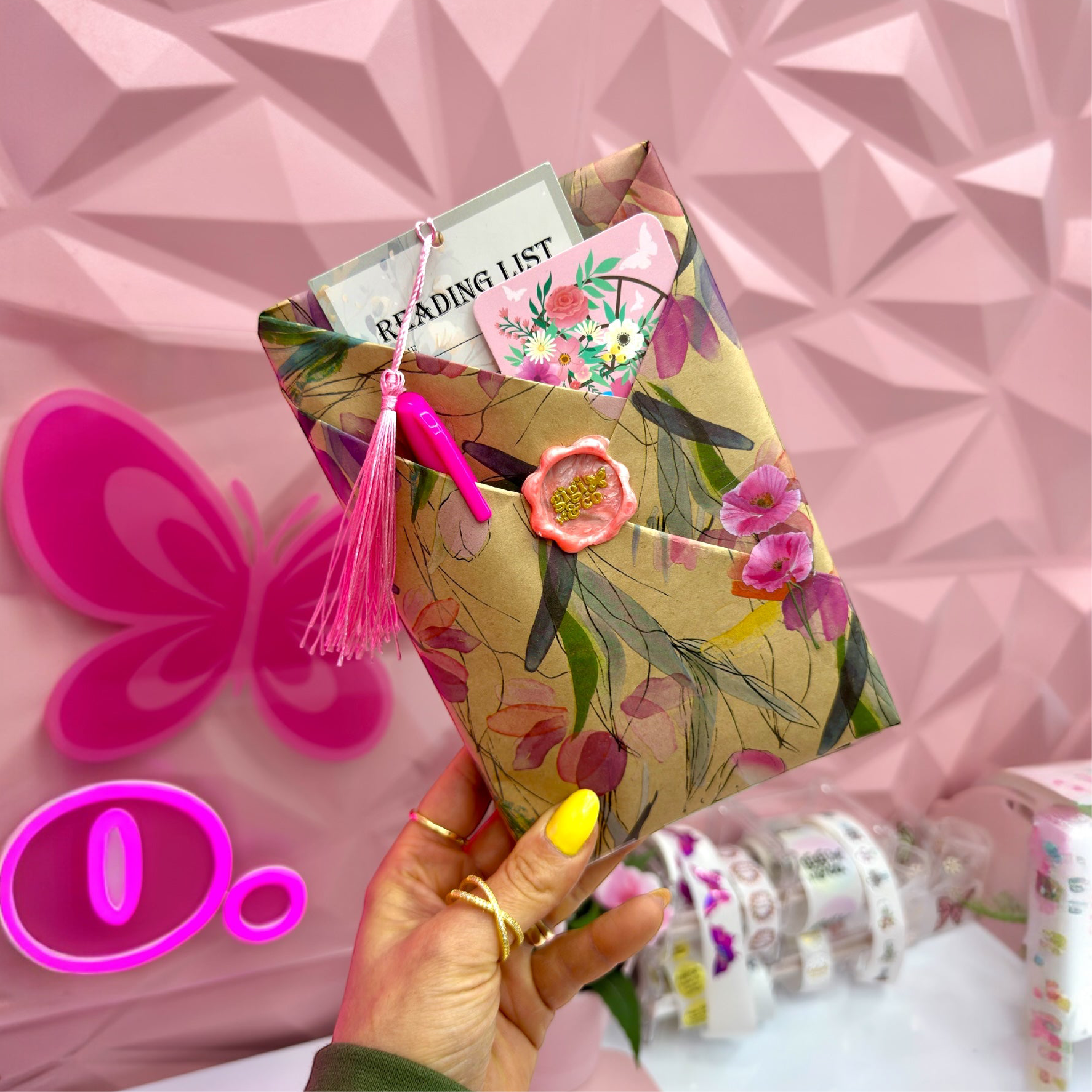 The Ultimate Booktrovert Gift Box 📚✨