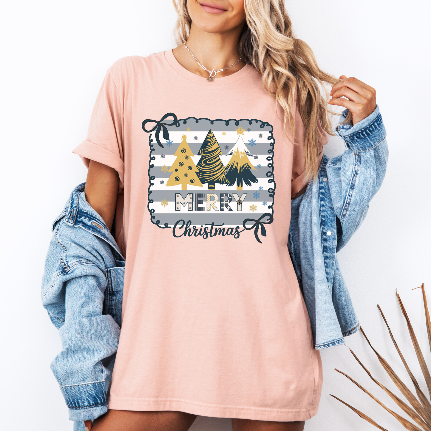 🌟🎁 Golden Merry Christmas 💫  100% Organic Cotton T-Shirt