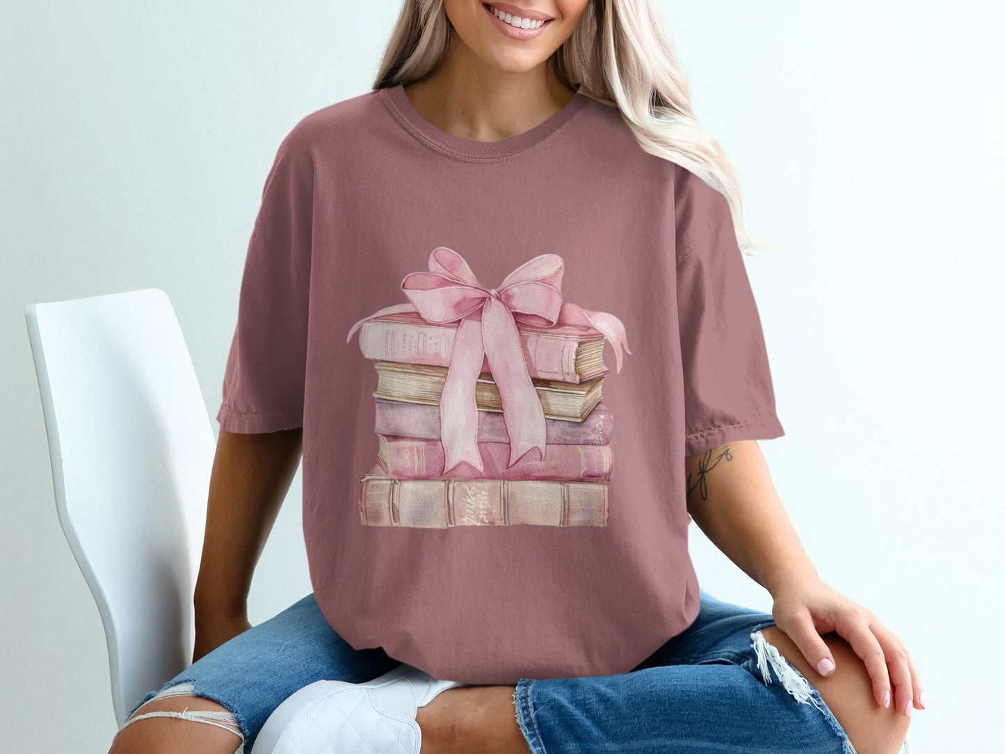 Books and bow T-shirt 100% Organic Cotton