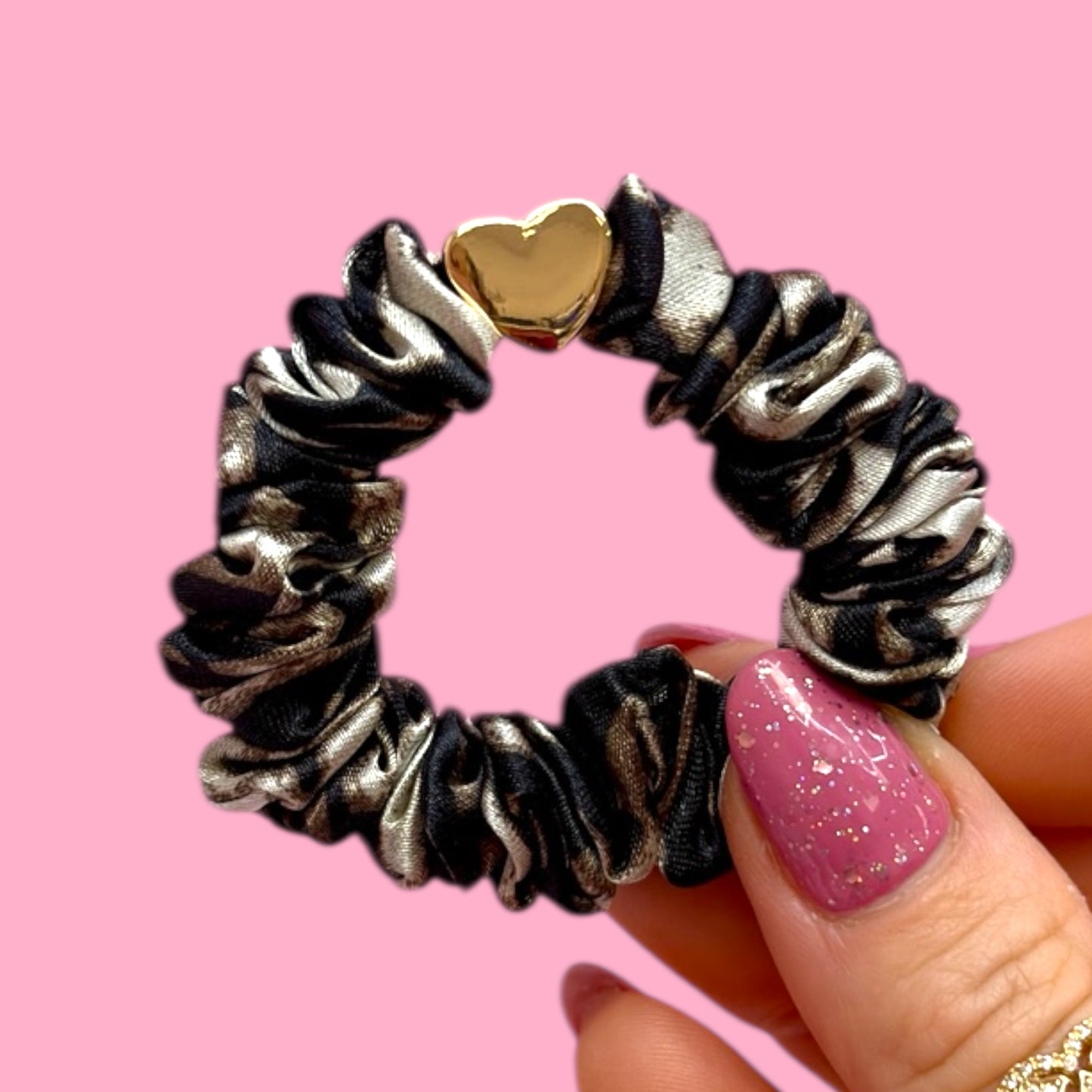 🖤✨ Printed Satin Hair Scrunchie with Gold Heart Charm ✨💛