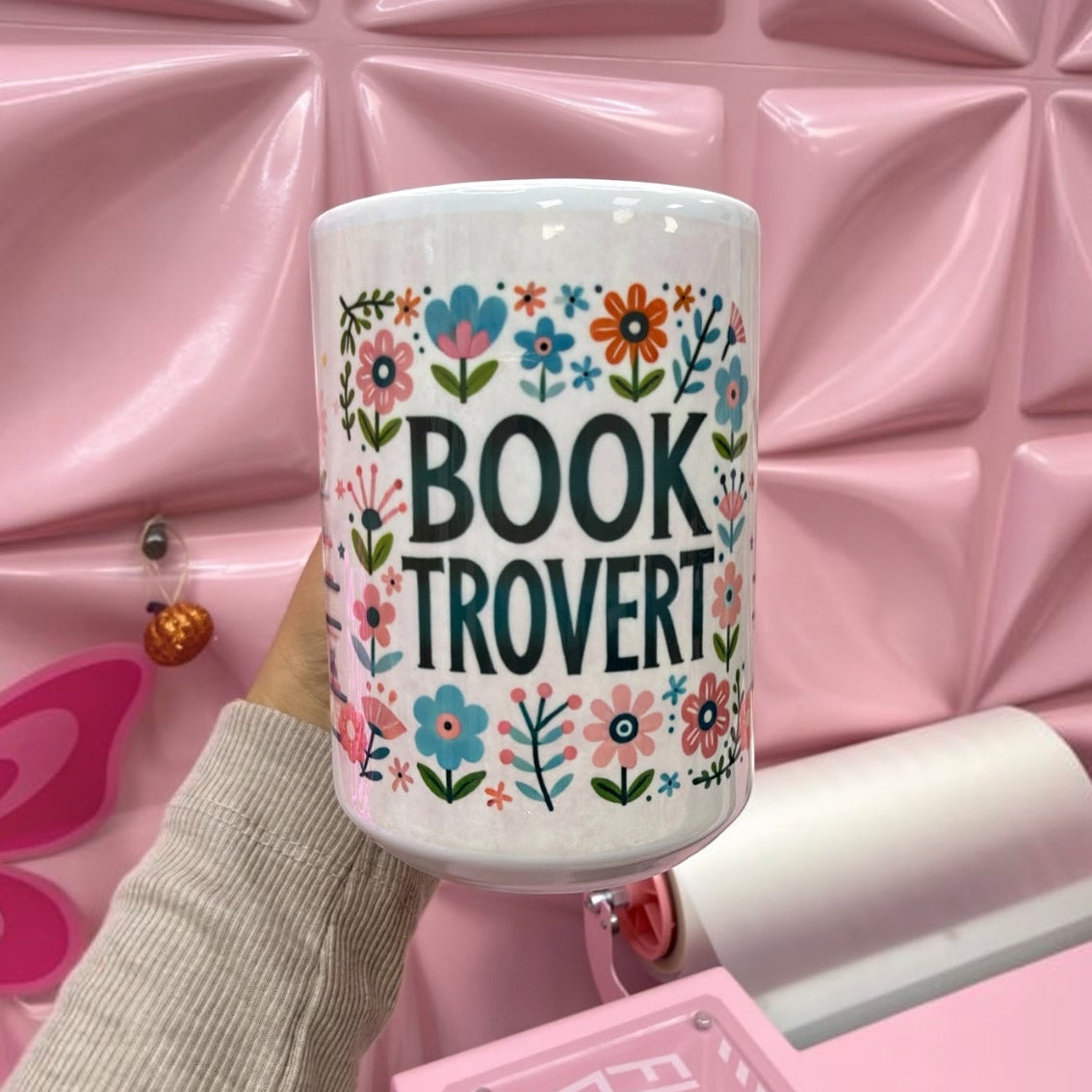 📚🌸 Booktrovert 15oz Mug