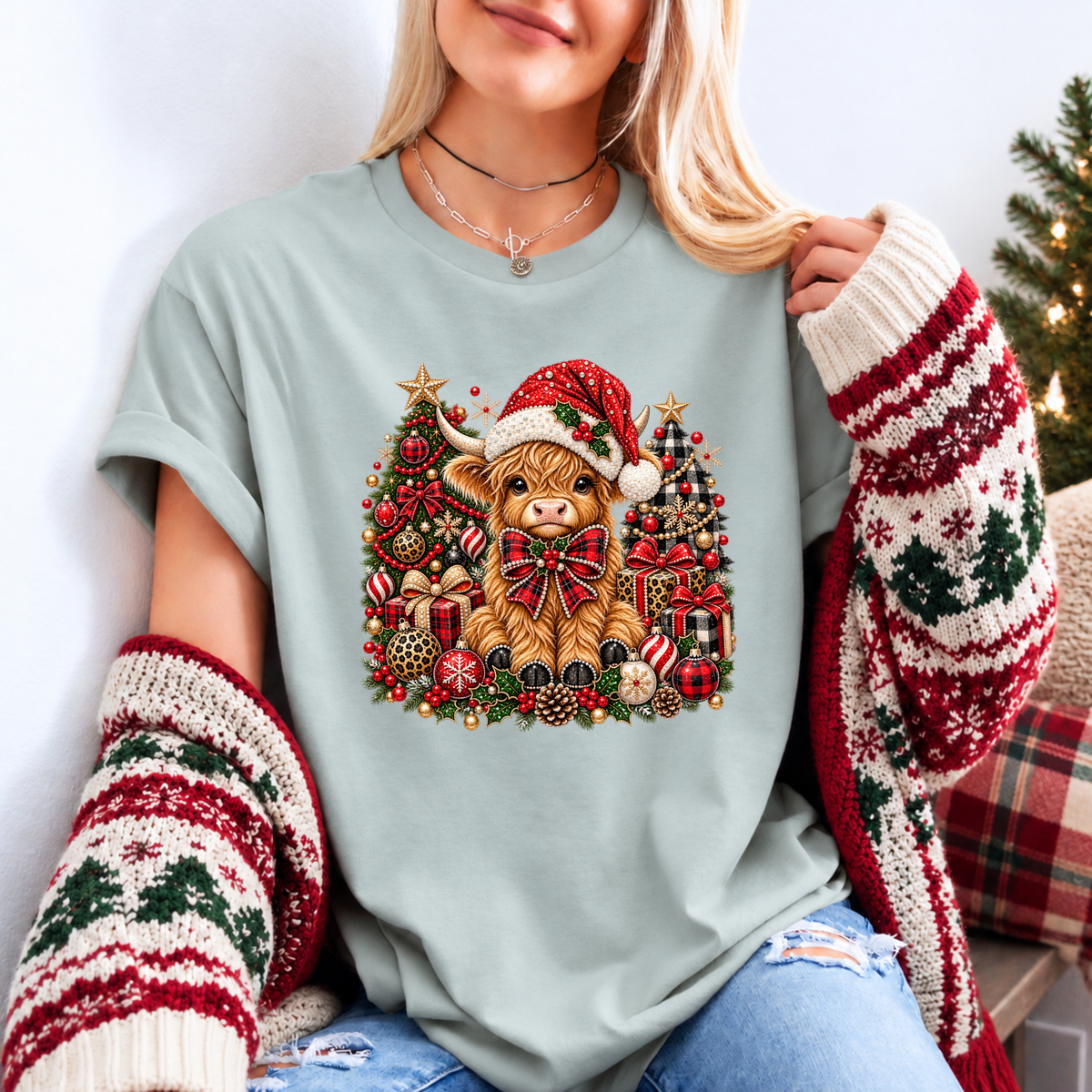 Moo-rry Christmas Highland Cow 🐮🎄🎀 Organic Cotton Christmas T-Shirt