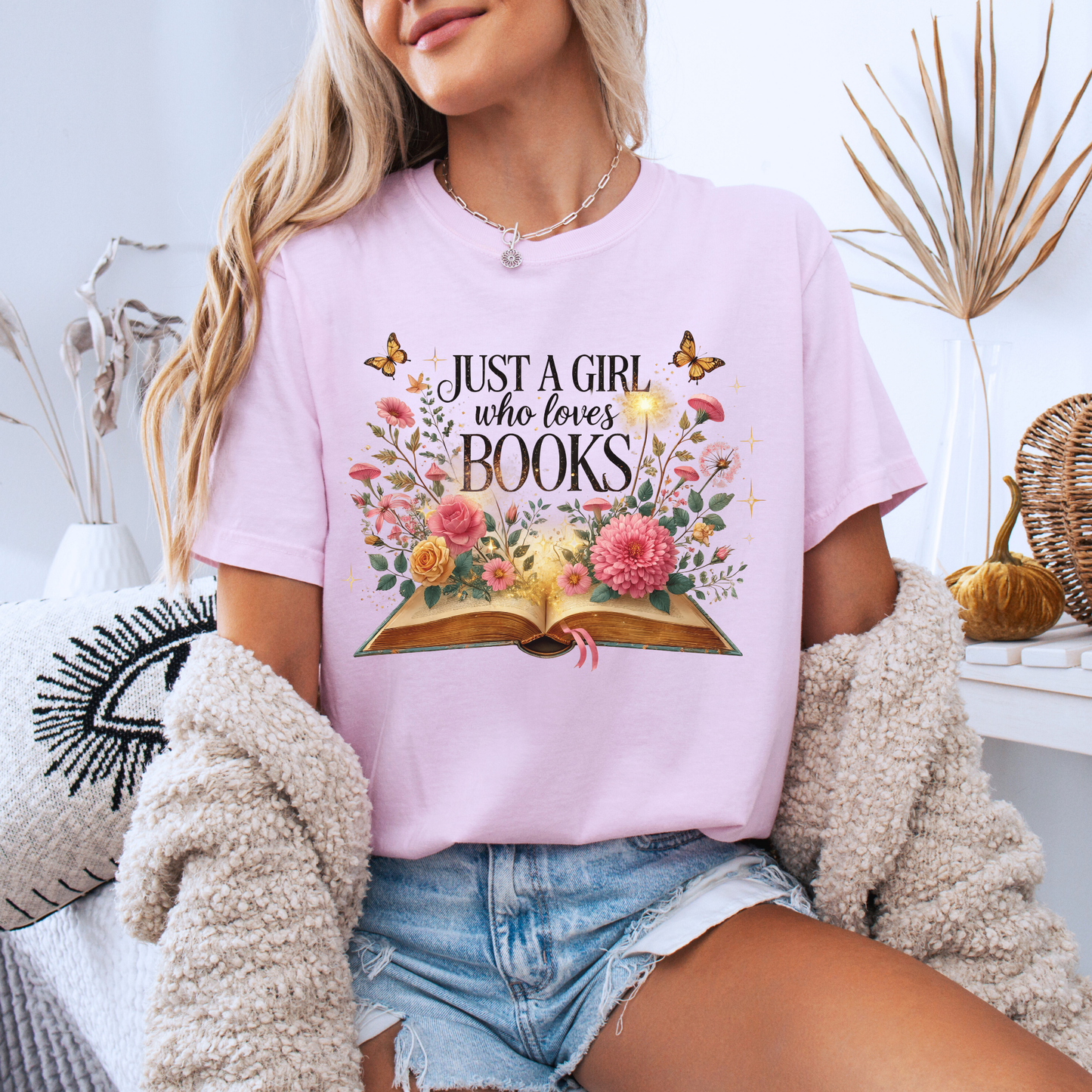 ✨📚Just a Girl Who Loves Books 
 100% Organic Cotton T-Shirt