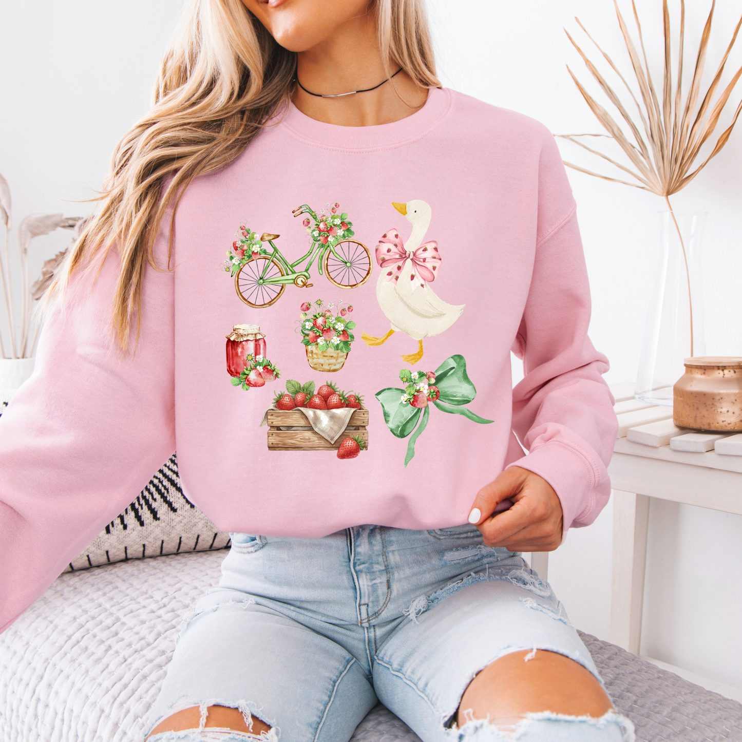 Strawberry Goose Cottage 🍓🪿 Sweatshirt