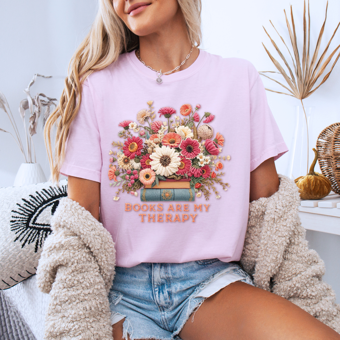 Books Are My Therapy📚🌸 t-shirt 100% Organic Cotton