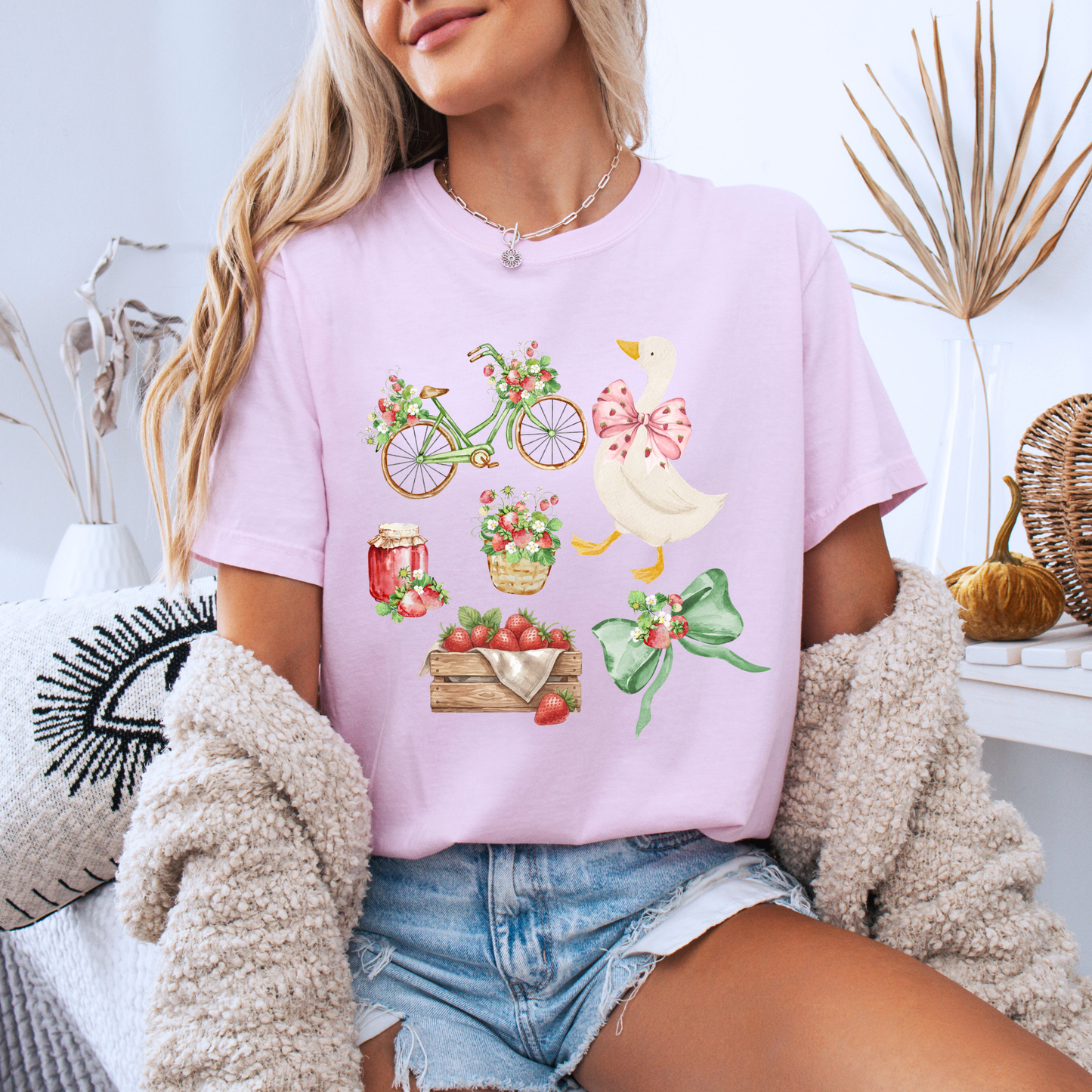 Strawberry Goose Cottage 🍓🪿 t-shirt 100% Organic Cotton