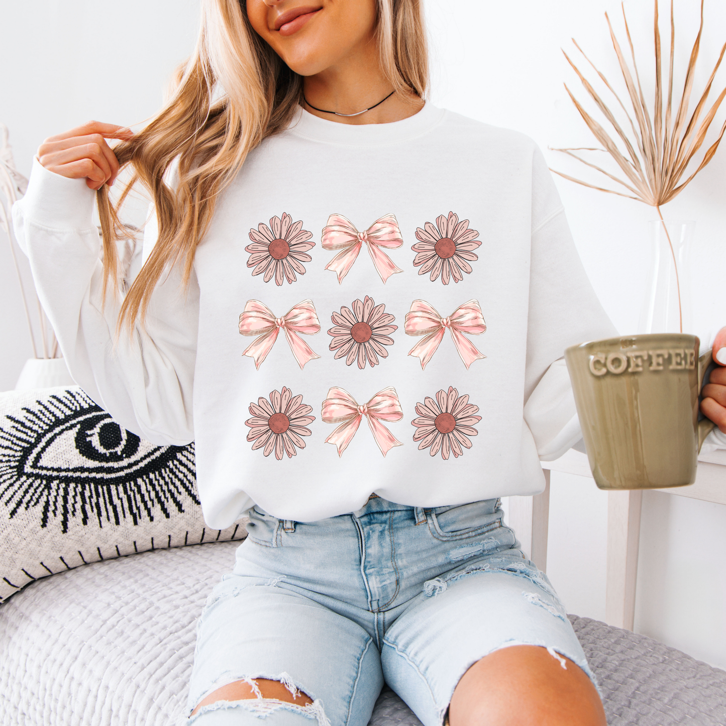 🌸✨ Pink Bows & Daisies Vibe Sweatshirt 🌼🎀
