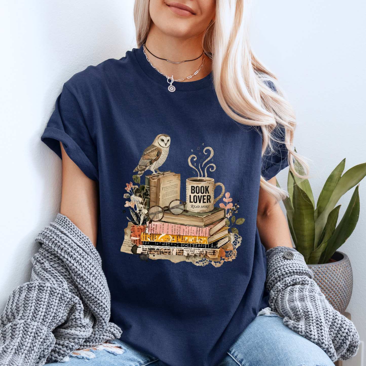 📚🦉Book Lover Vintage Owl t-shirt ☕