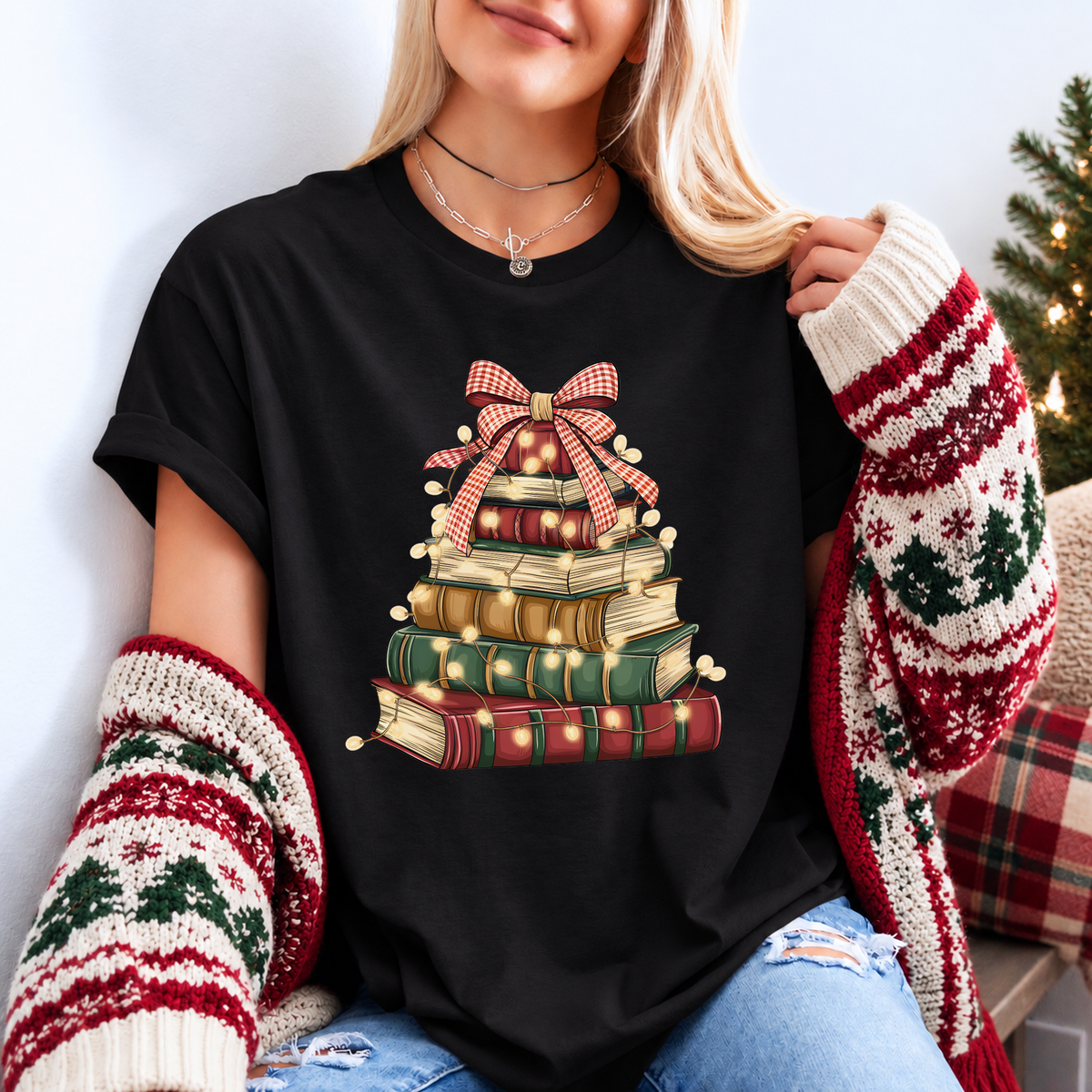 A Very Bookish Christmas 🎄📚| Organic Cotton Christmas T-Shirt