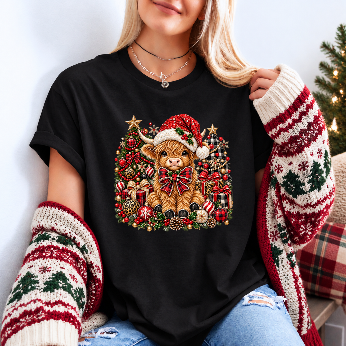 Moo-rry Christmas Highland Cow 🐮🎄🎀 Organic Cotton Christmas T-Shirt