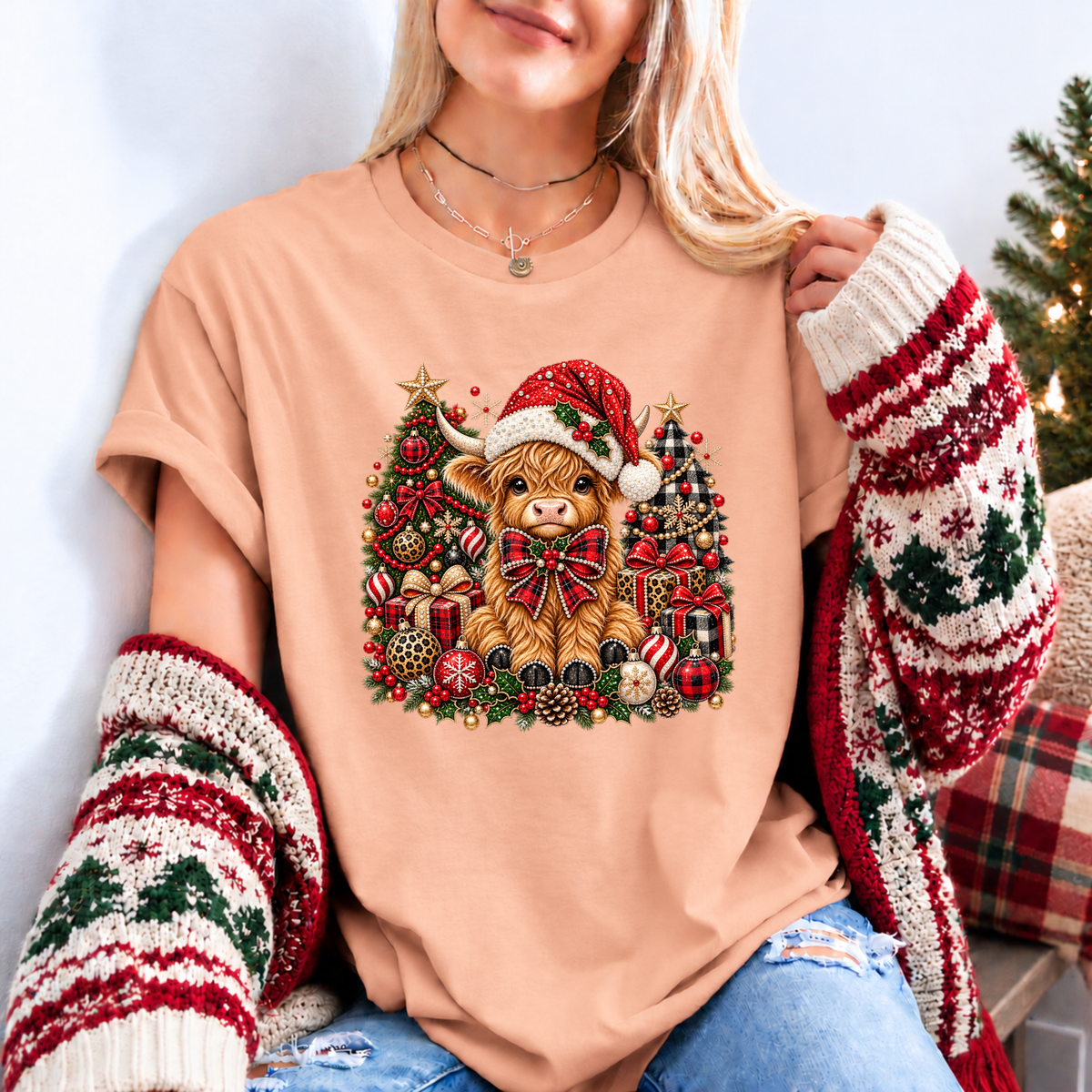 Moo-rry Christmas Highland Cow 🐮🎄🎀 Organic Cotton Christmas T-Shirt