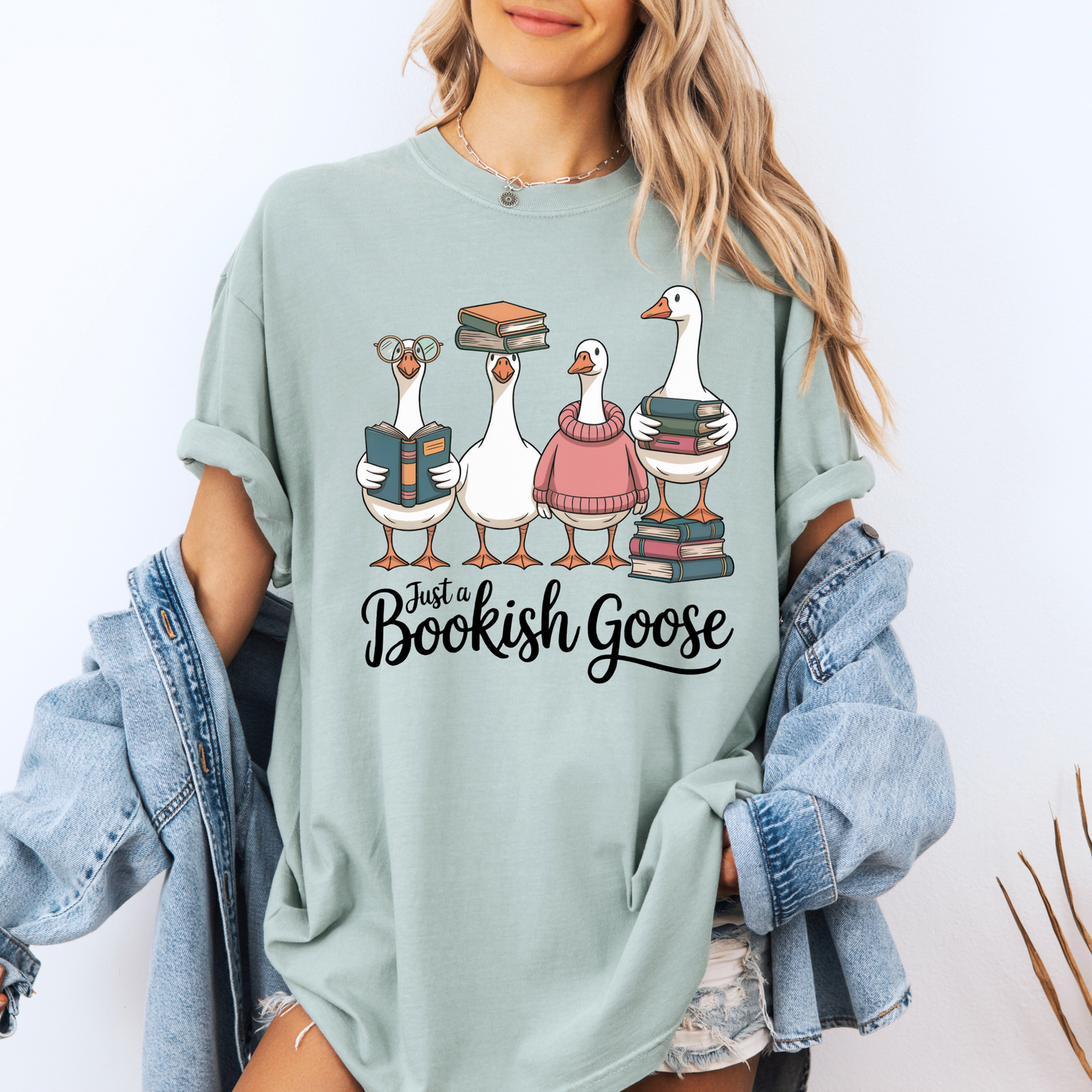 📚🪿 Cozy Book Lover Goose 
100% Organic Cotton T-Shirt