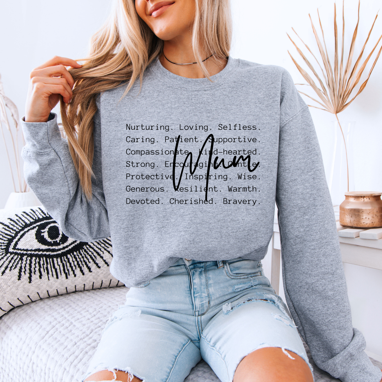 💖 “Mama — Nurturing, Loving, Selfless” Cozy  Sweatshirt