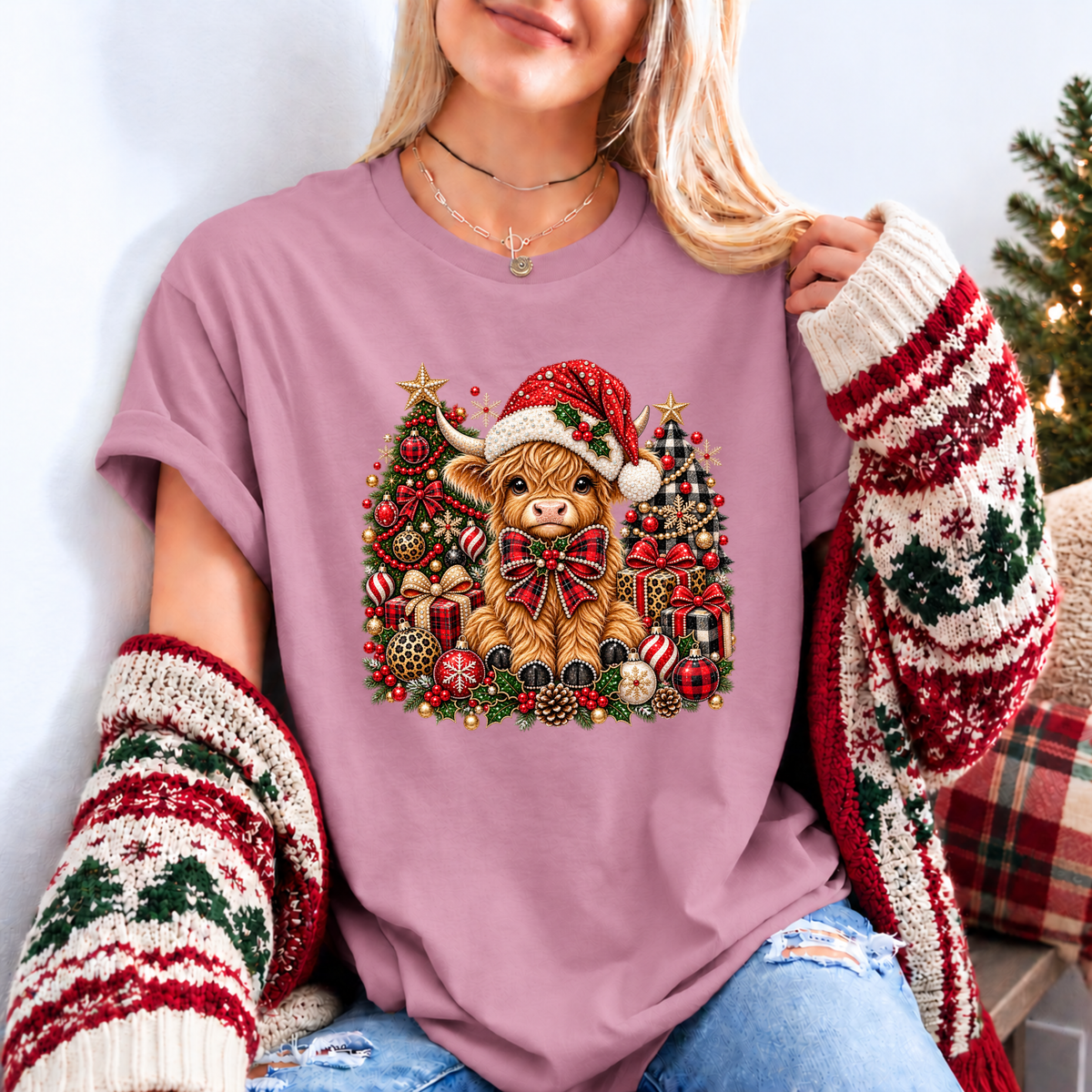 Moo-rry Christmas Highland Cow 🐮🎄🎀 Organic Cotton Christmas T-Shirt