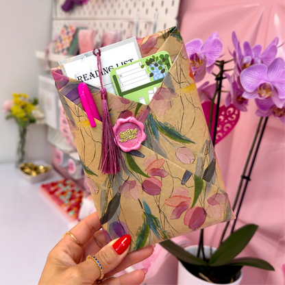 ✨ Bookish Bloom Bundle – Happiness Edition 🌸📚☕