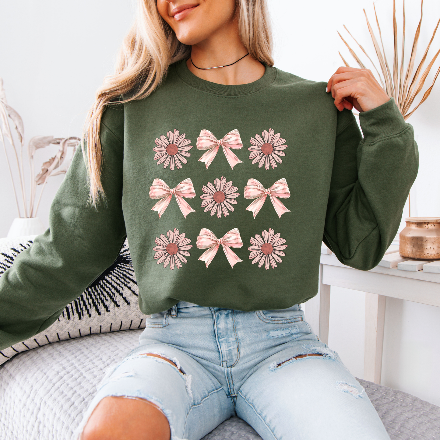 🌸✨ Pink Bows & Daisies Vibe Sweatshirt 🌼🎀