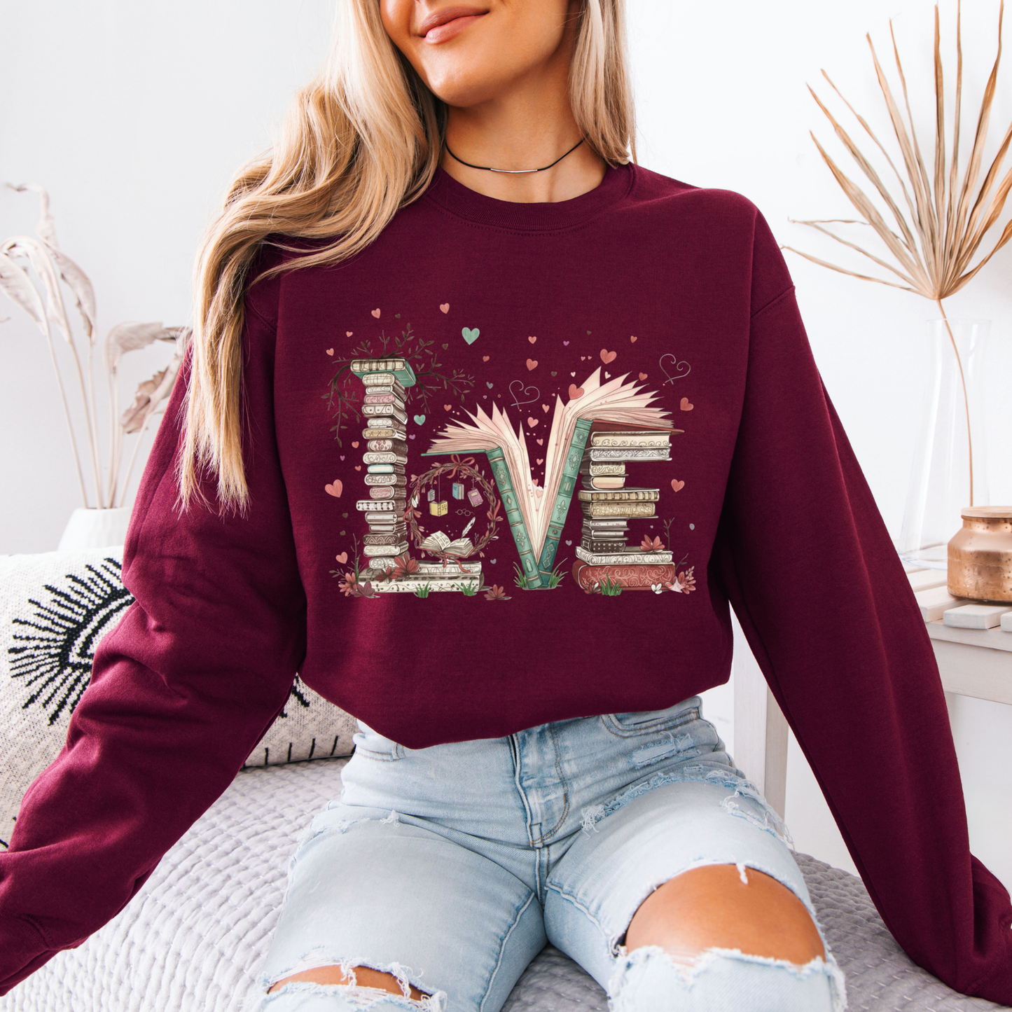 Book Lover “LOVE” Graphic Sweatshirt 📚❤️