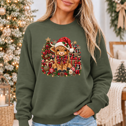 Moo-rry Christmas Highland Cow 🐮🎄🎀 Cosy Christmas Sweatshirt