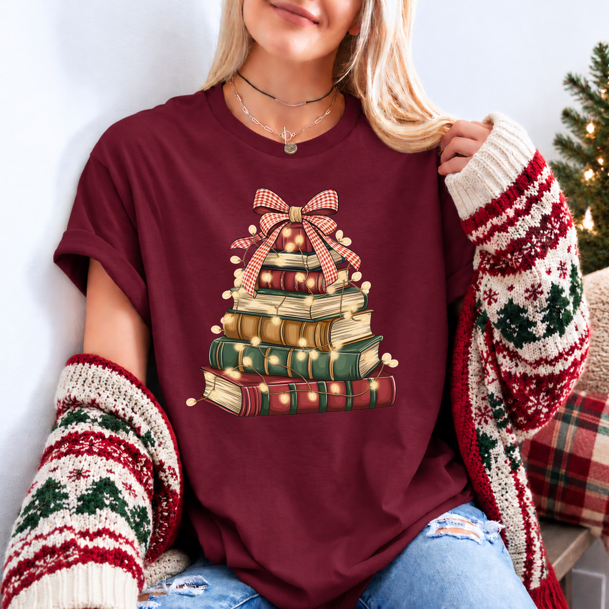 A Very Bookish Christmas 🎄📚| Organic Cotton Christmas T-Shirt