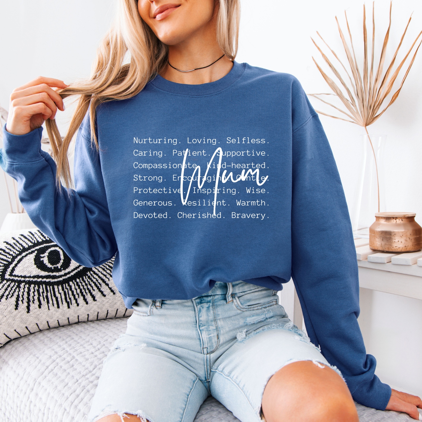 💖 “Mama — Nurturing, Loving, Selfless” Cozy  Sweatshirt