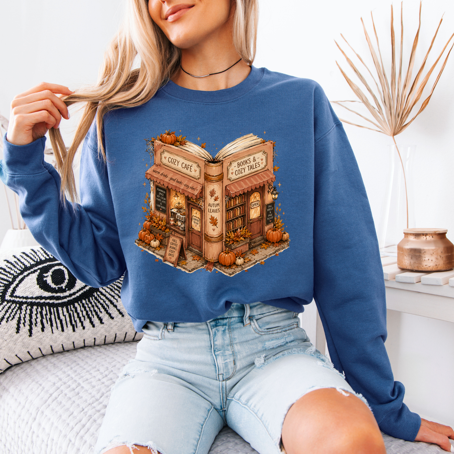 📚🍂 Cozy Café & Books Autumn Sweatshirt ☕🎃