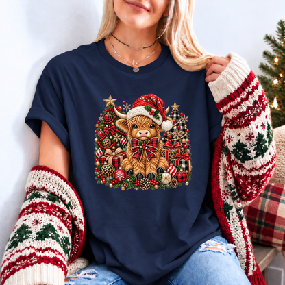 Moo-rry Christmas Highland Cow 🐮🎄🎀 Organic Cotton Christmas T-Shirt