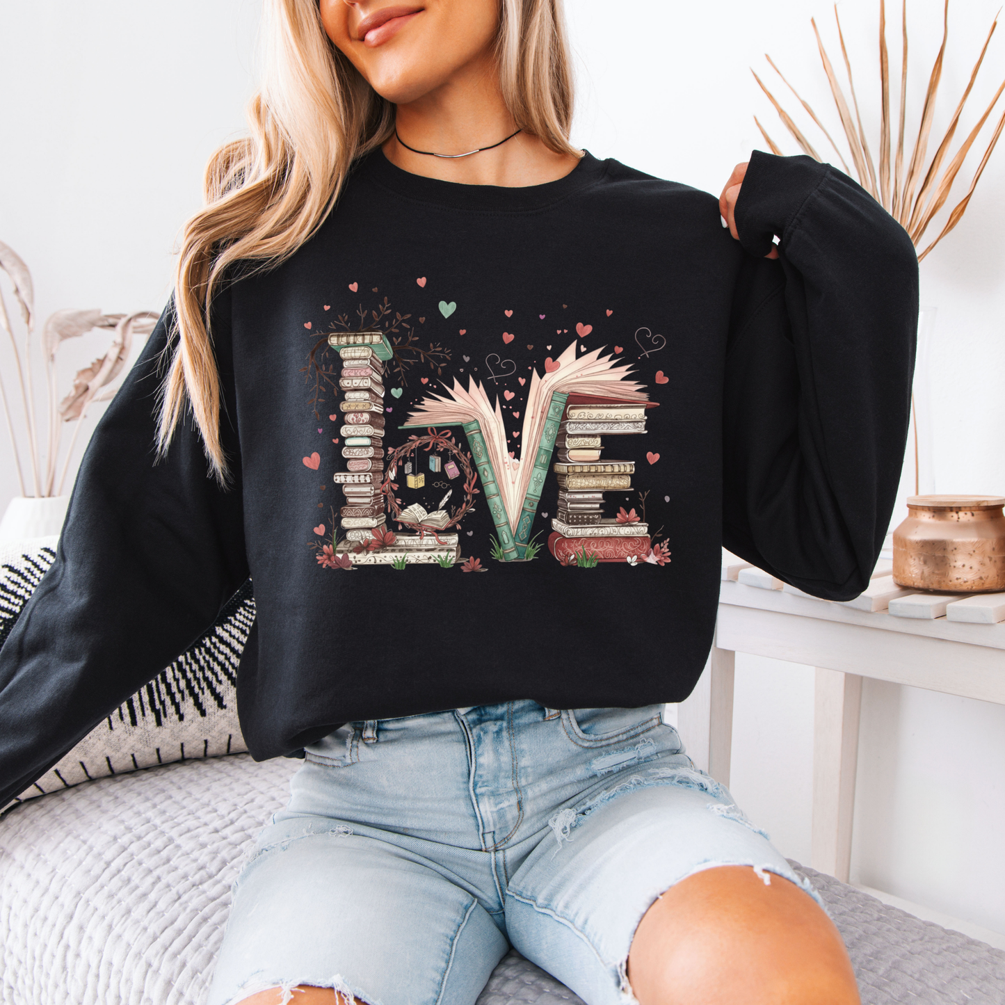 Book Lover “LOVE” Graphic Sweatshirt 📚❤️