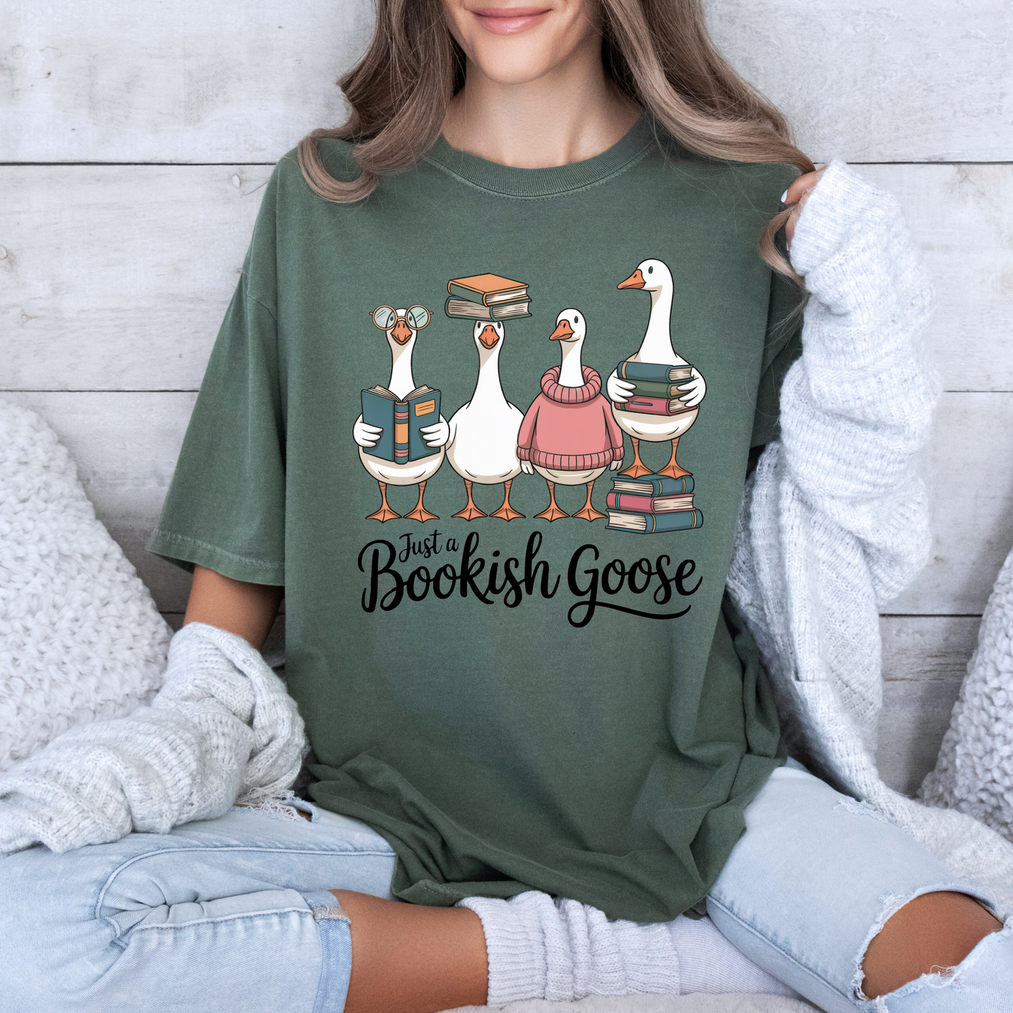 📚🪿 Cozy Book Lover Goose 
100% Organic Cotton T-Shirt