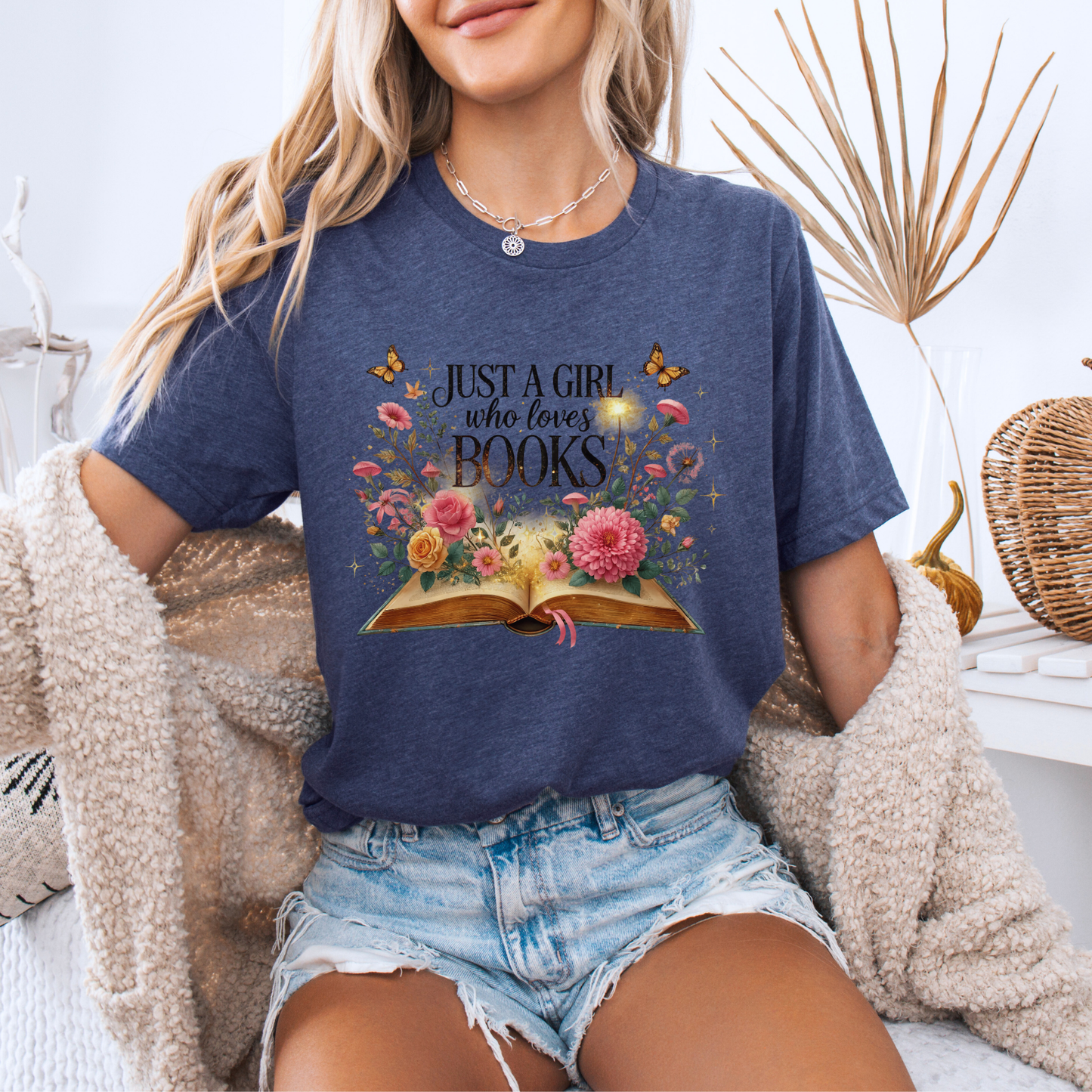 ✨📚Just a Girl Who Loves Books 
 100% Organic Cotton T-Shirt
