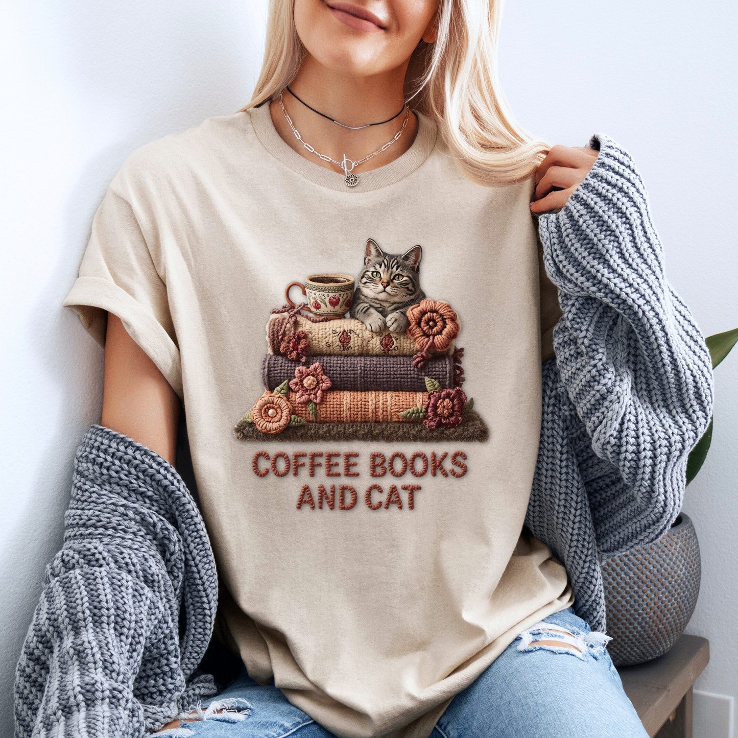 🧶✨ Coffee, Books & Cat Cozy🐱📚

100% Organic Cotton T-Shirt