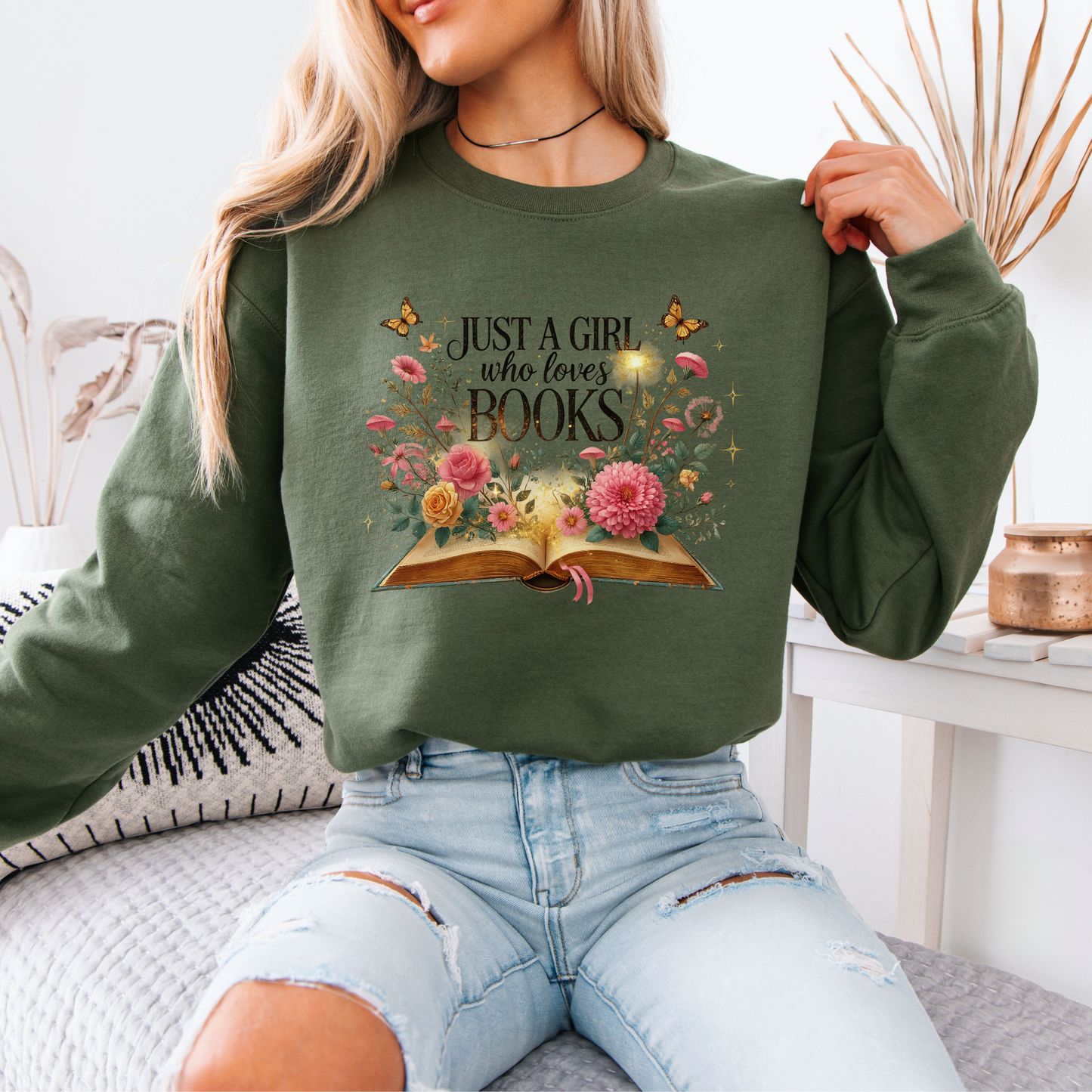 ✨📚 Just a Girl Who Loves Books 
Organic Cotton Sweatshirt
