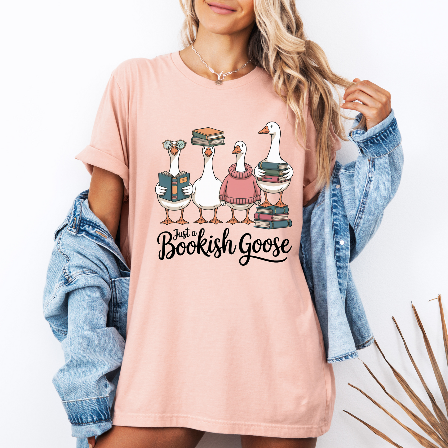 📚🪿 Cozy Book Lover Goose 
100% Organic Cotton T-Shirt