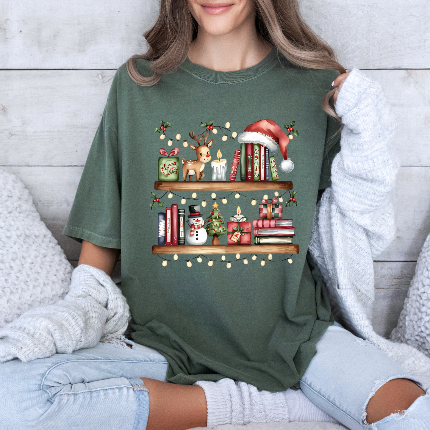 🎄 Cozy Christmas Bookshelf 100% Organic Cotton T-Shirt 📚✨