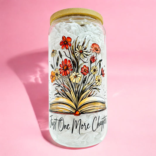 🌺✨Just One More Chapter” 16oz Glass Cup with Bamboo Lid📚