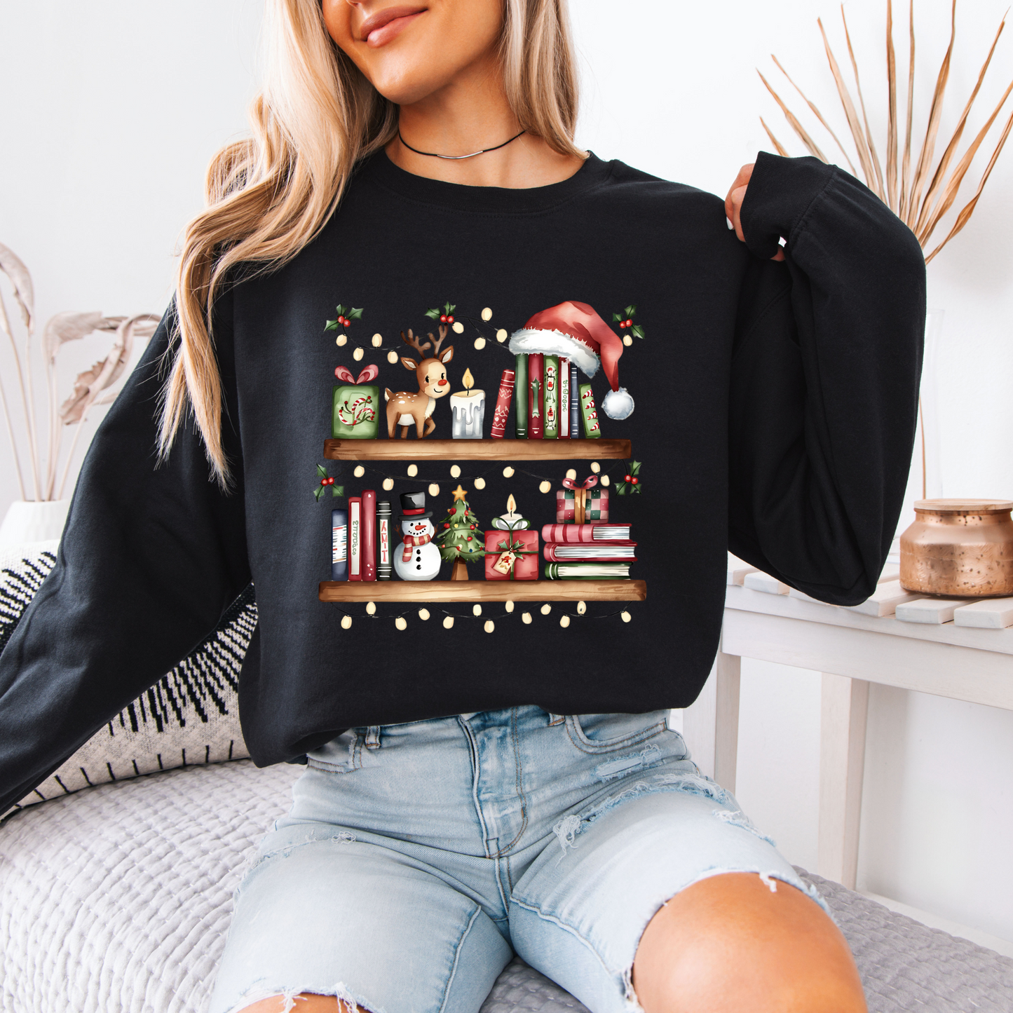 🎄 Cozy Christmas Bookshelf Organic Cotton Sweatshirt 📚✨