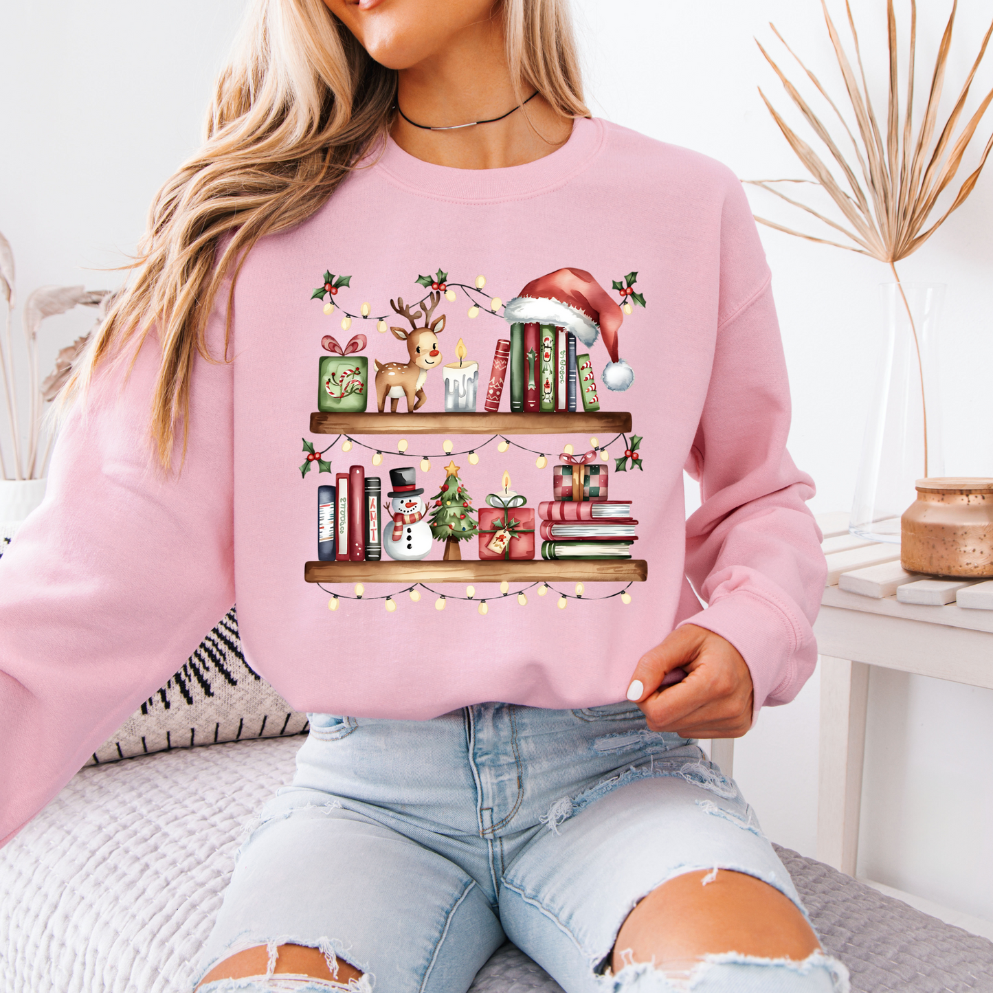 🎄 Cozy Christmas Bookshelf Organic Cotton Sweatshirt 📚✨