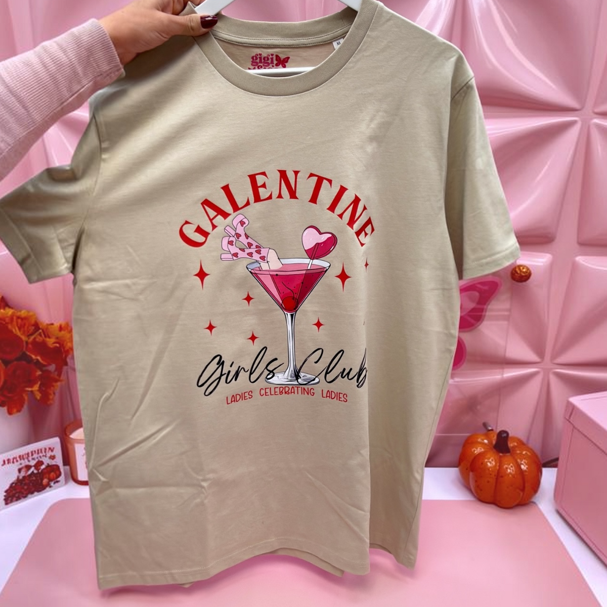 🍸Galentine Girls Club T-Shirt ♥️